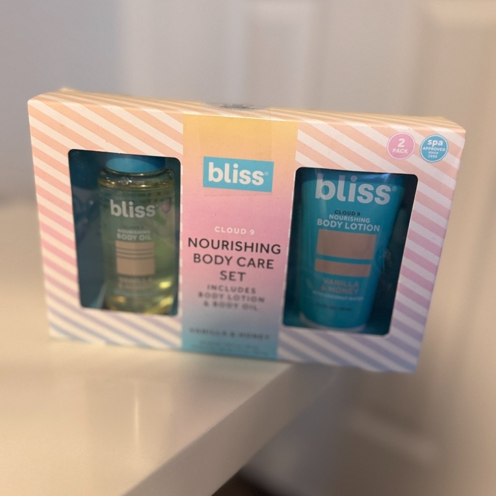 Bliss Cloud 9 Nourishing Body Care Set - Blue and Cream